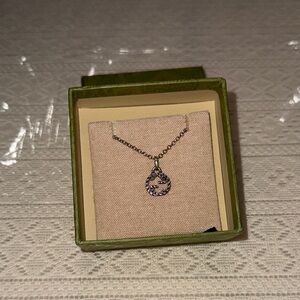 Gucci Interlocking pendant necklace